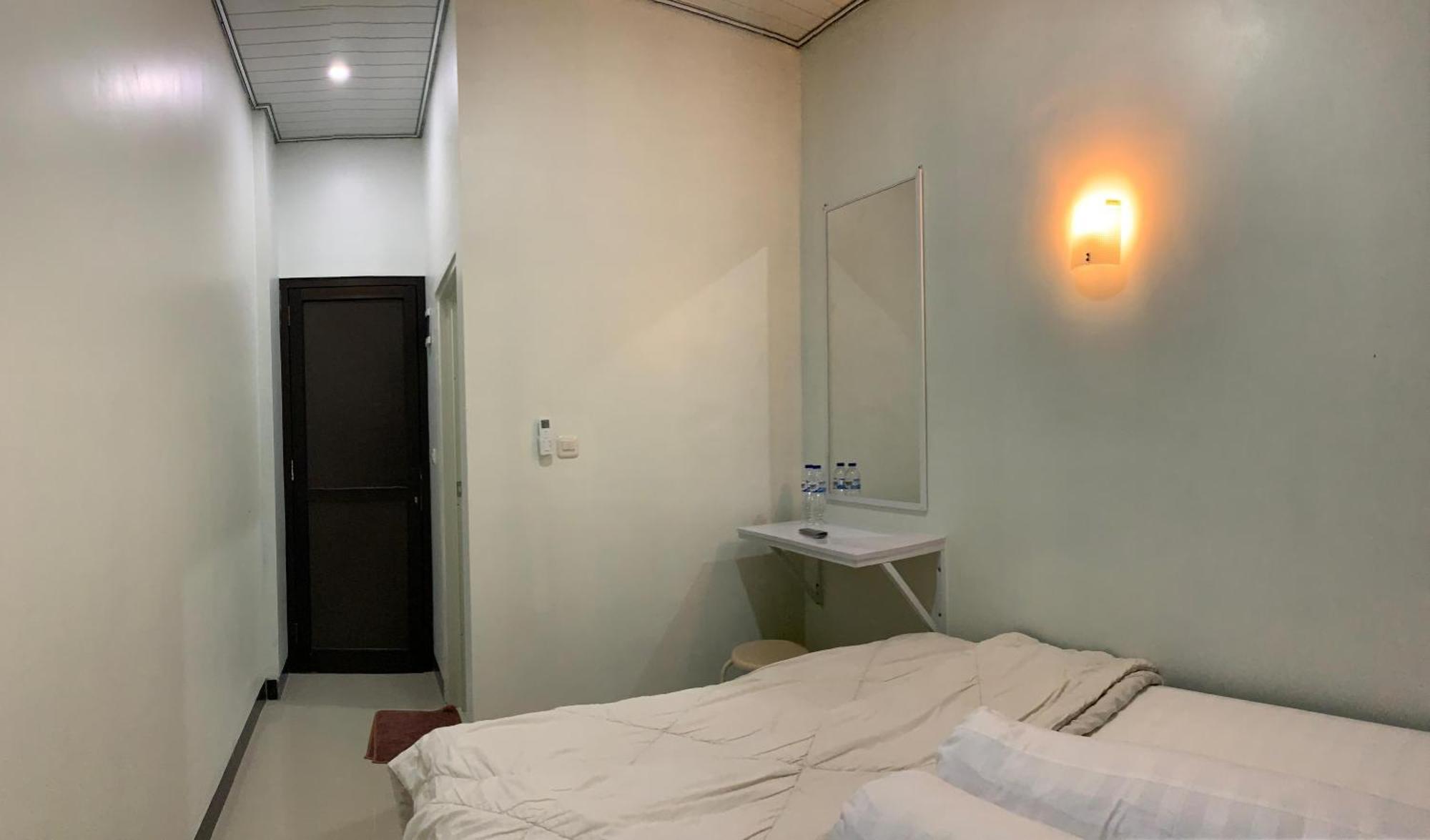 Kusuma Raya Guest House Srondolwetan Екстер'єр фото