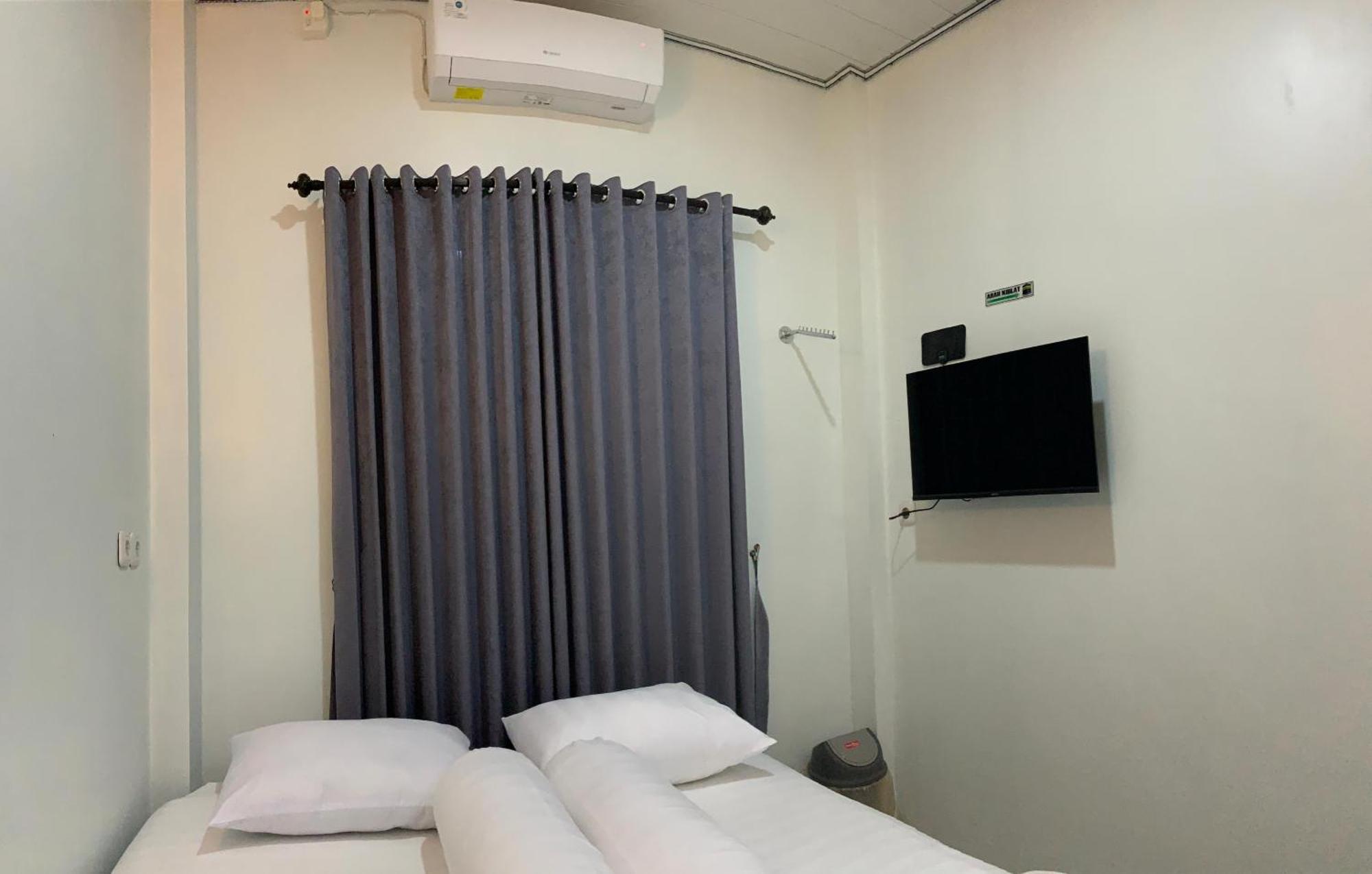 Kusuma Raya Guest House Srondolwetan Екстер'єр фото