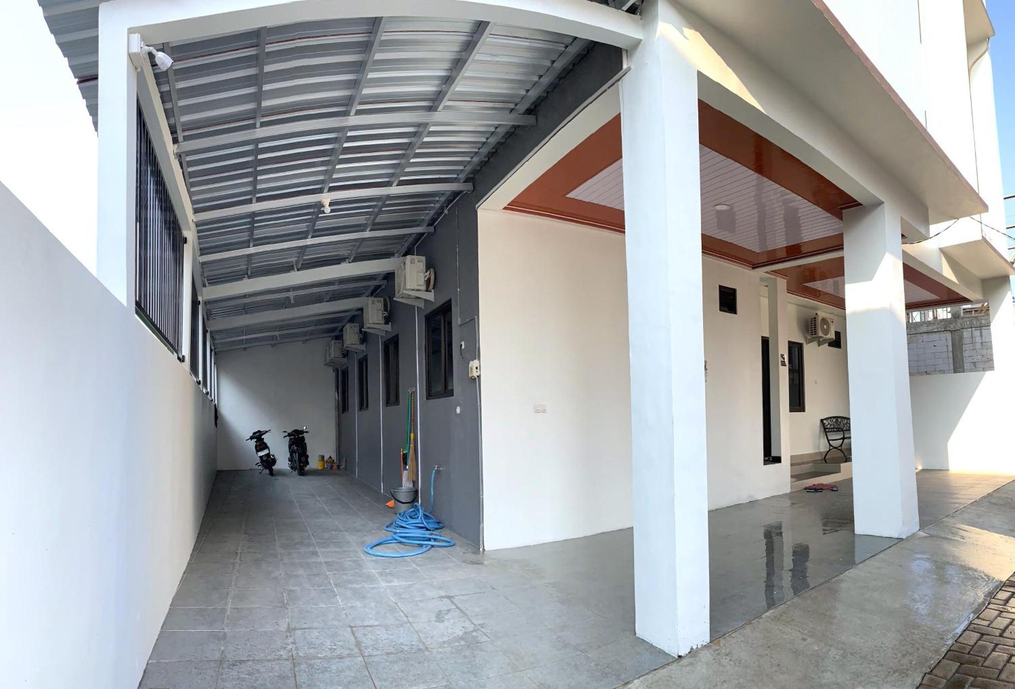 Kusuma Raya Guest House Srondolwetan Екстер'єр фото